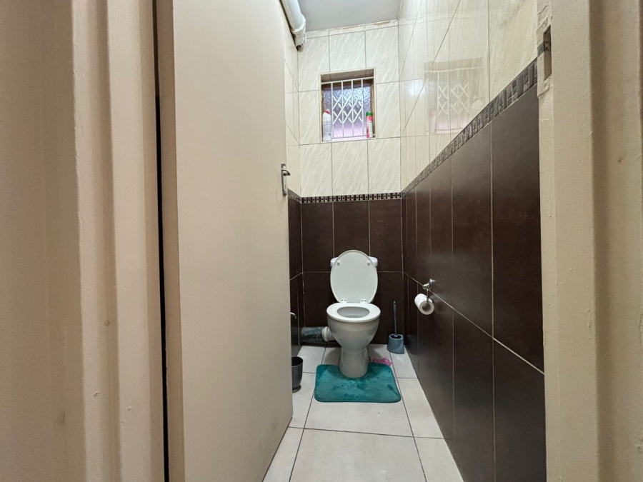 1 Bedroom Property for Sale in Overport KwaZulu-Natal