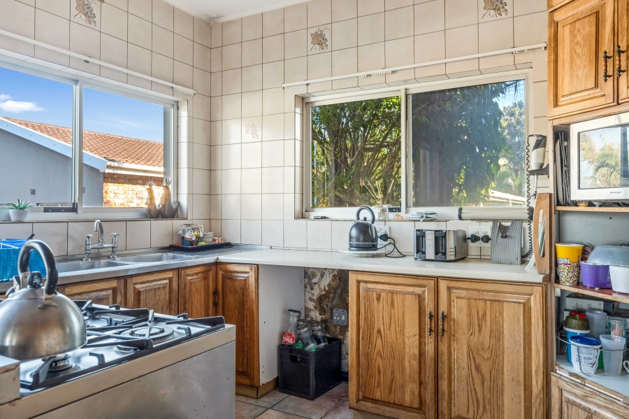 6 Bedroom Property for Sale in Athlone Park KwaZulu-Natal