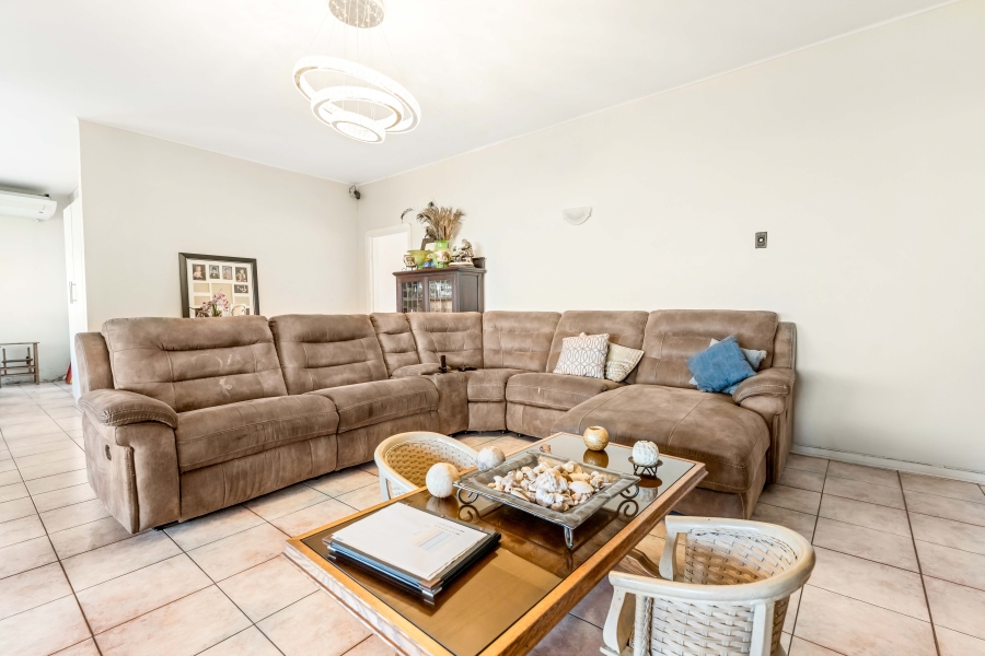 6 Bedroom Property for Sale in Athlone Park KwaZulu-Natal