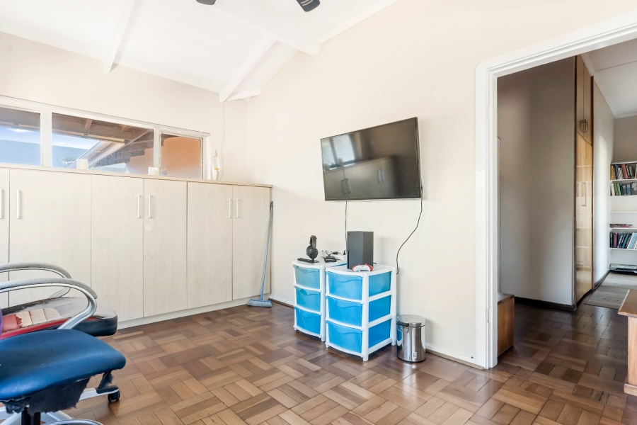 6 Bedroom Property for Sale in Athlone Park KwaZulu-Natal