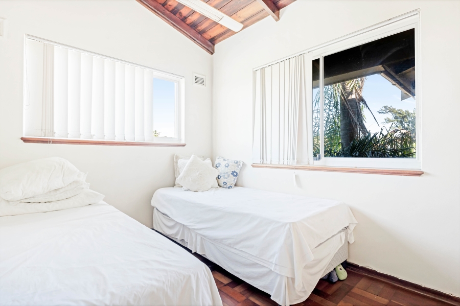 6 Bedroom Property for Sale in Athlone Park KwaZulu-Natal