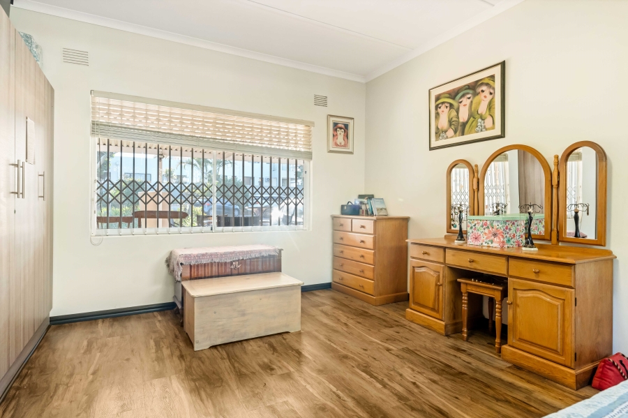 6 Bedroom Property for Sale in Athlone Park KwaZulu-Natal