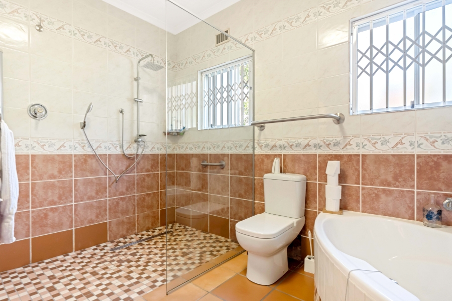 6 Bedroom Property for Sale in Athlone Park KwaZulu-Natal