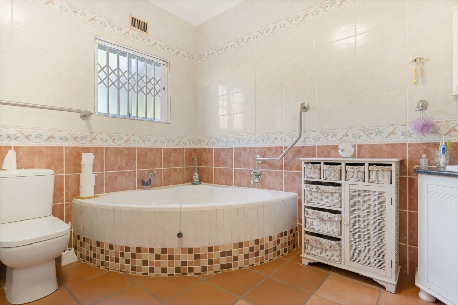 6 Bedroom Property for Sale in Athlone Park KwaZulu-Natal