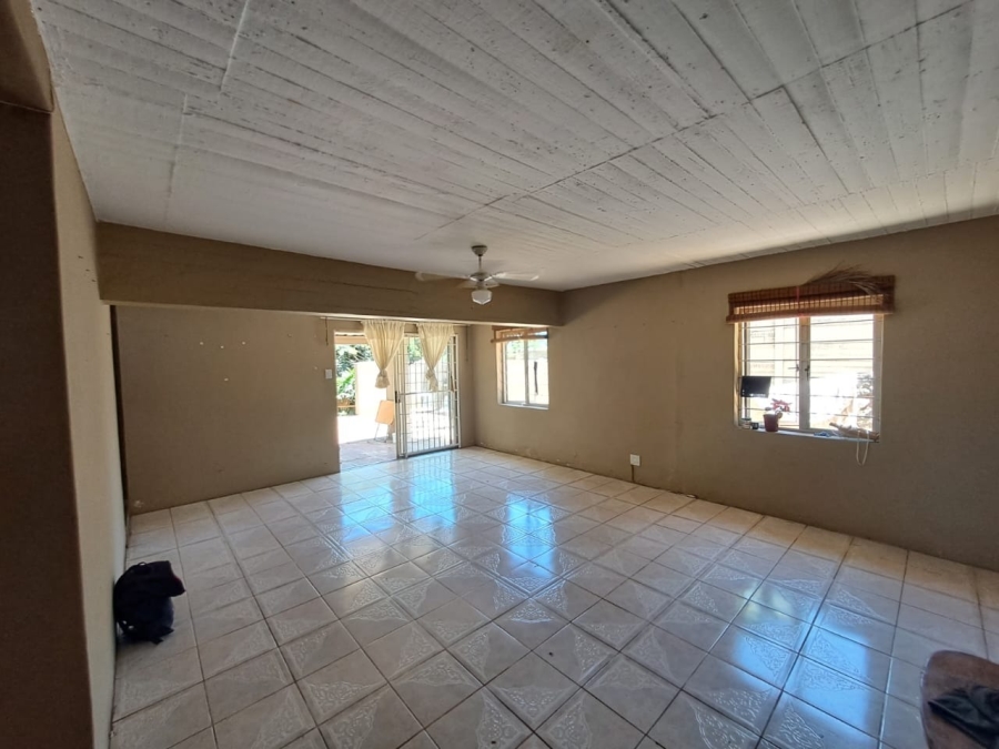 To Let 4 Bedroom Property for Rent in Bluff KwaZulu-Natal