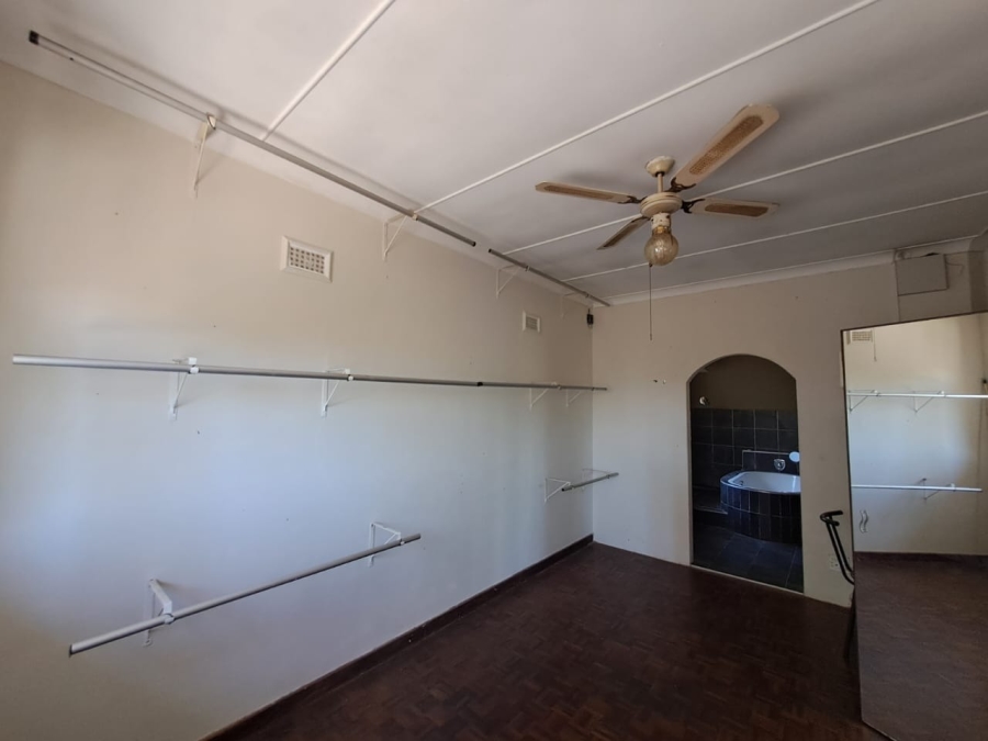To Let 4 Bedroom Property for Rent in Bluff KwaZulu-Natal