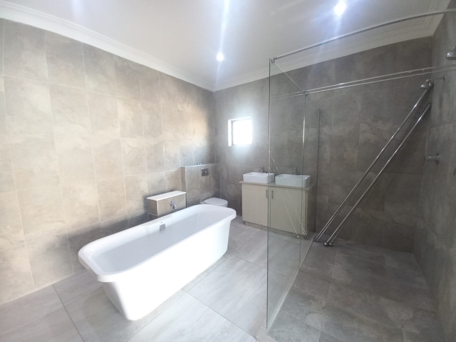 To Let 6 Bedroom Property for Rent in Izinga Estate KwaZulu-Natal