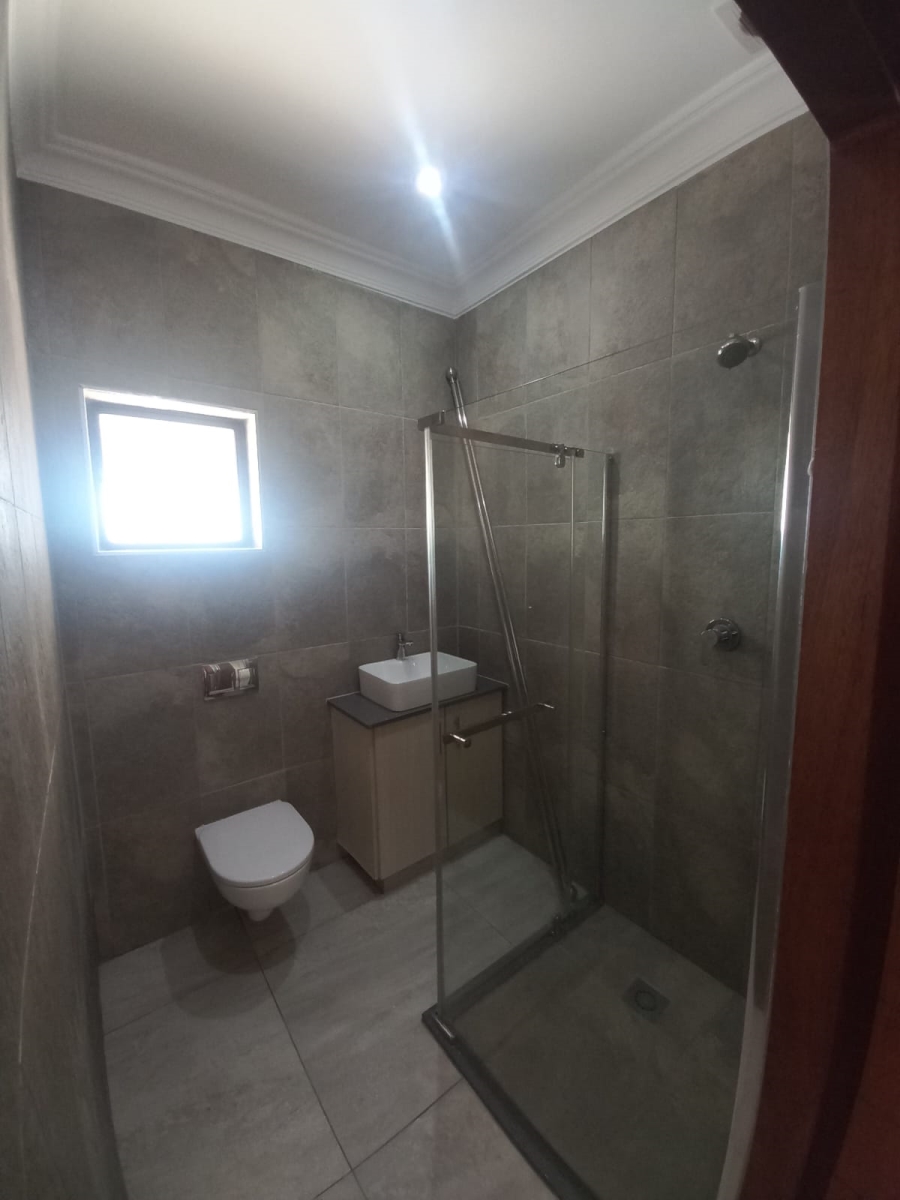 To Let 6 Bedroom Property for Rent in Izinga Estate KwaZulu-Natal