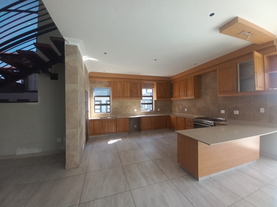 To Let 6 Bedroom Property for Rent in Izinga Estate KwaZulu-Natal