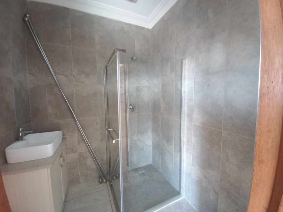 To Let 6 Bedroom Property for Rent in Izinga Estate KwaZulu-Natal