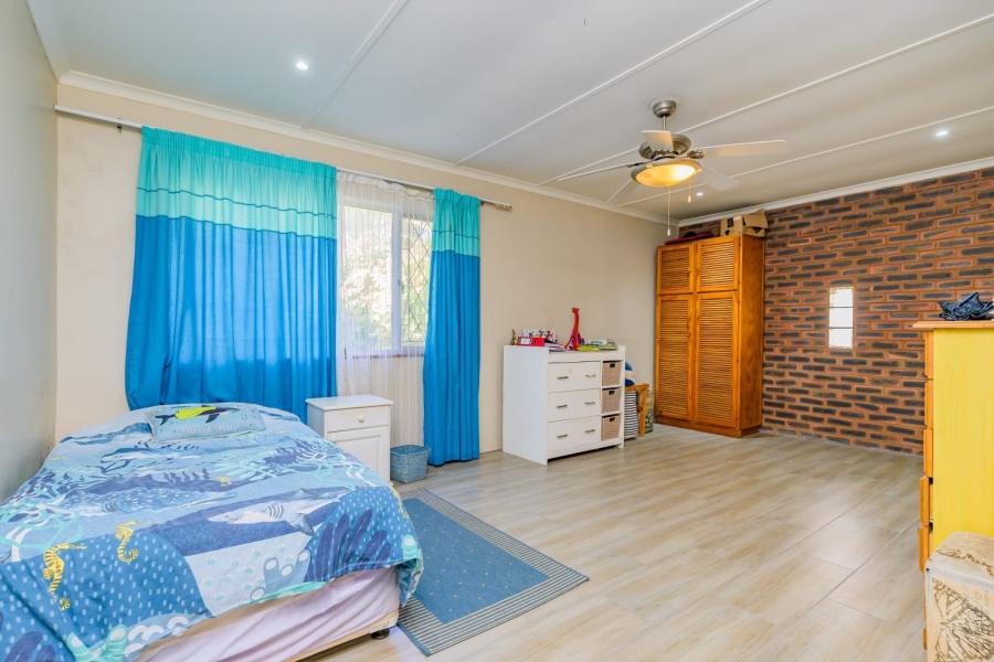 5 Bedroom Property for Sale in Ocean View KwaZulu-Natal