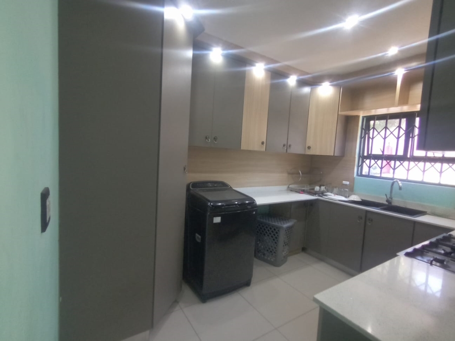 5 Bedroom Property for Sale in Escombe KwaZulu-Natal