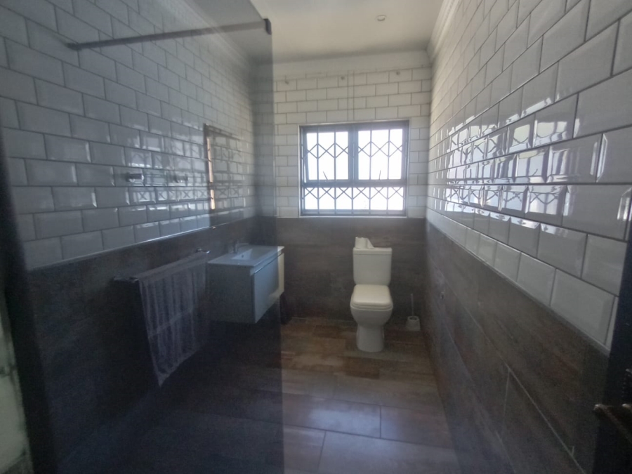 5 Bedroom Property for Sale in Escombe KwaZulu-Natal