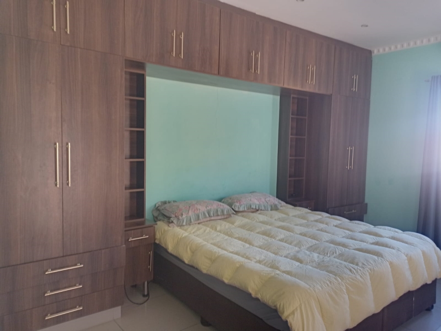 5 Bedroom Property for Sale in Escombe KwaZulu-Natal