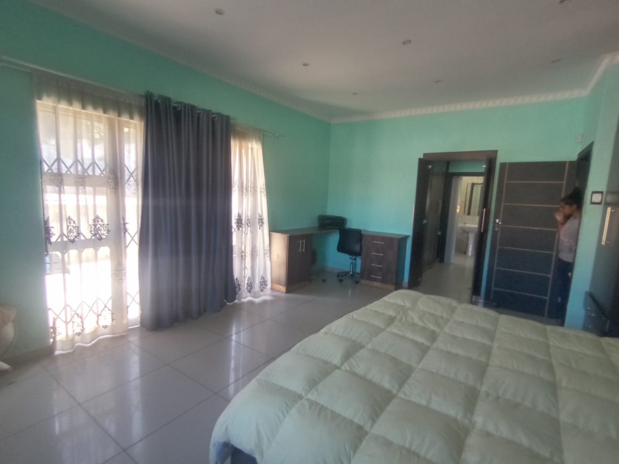 5 Bedroom Property for Sale in Escombe KwaZulu-Natal
