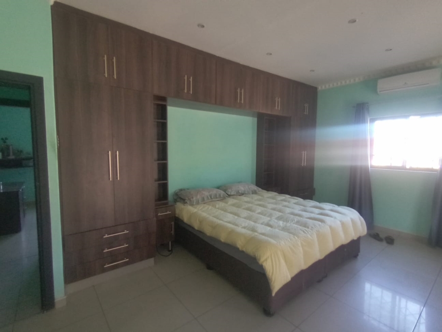 5 Bedroom Property for Sale in Escombe KwaZulu-Natal