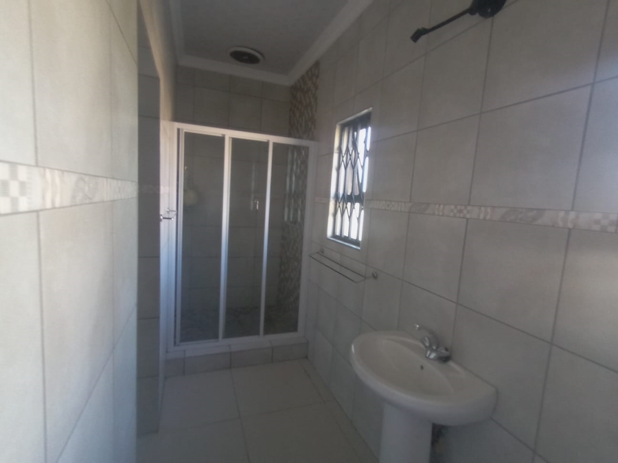 5 Bedroom Property for Sale in Escombe KwaZulu-Natal