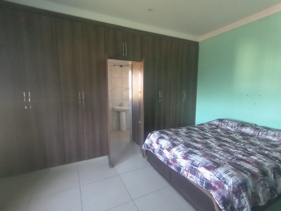 5 Bedroom Property for Sale in Escombe KwaZulu-Natal