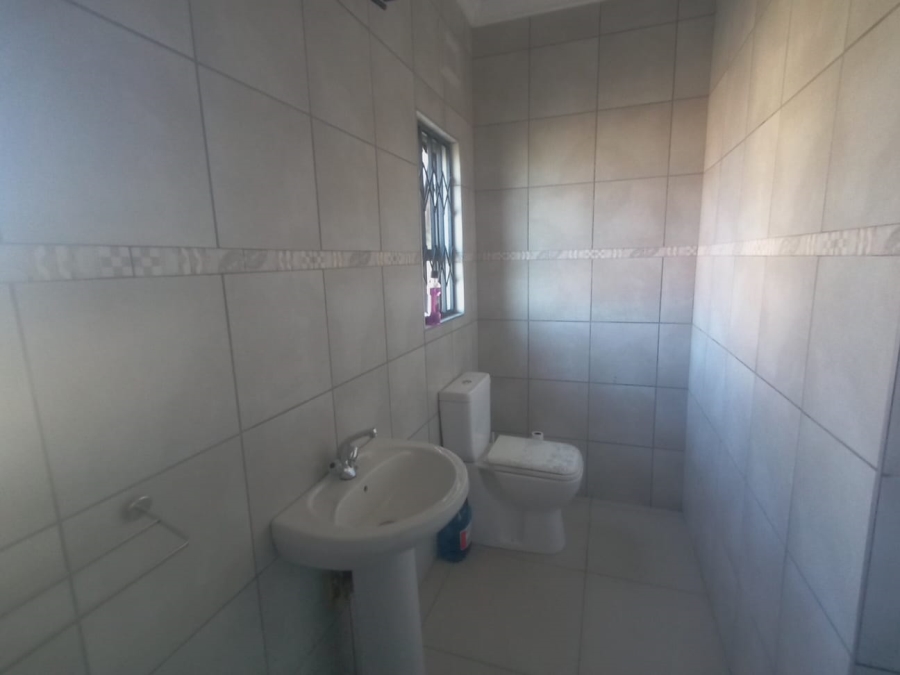 5 Bedroom Property for Sale in Escombe KwaZulu-Natal