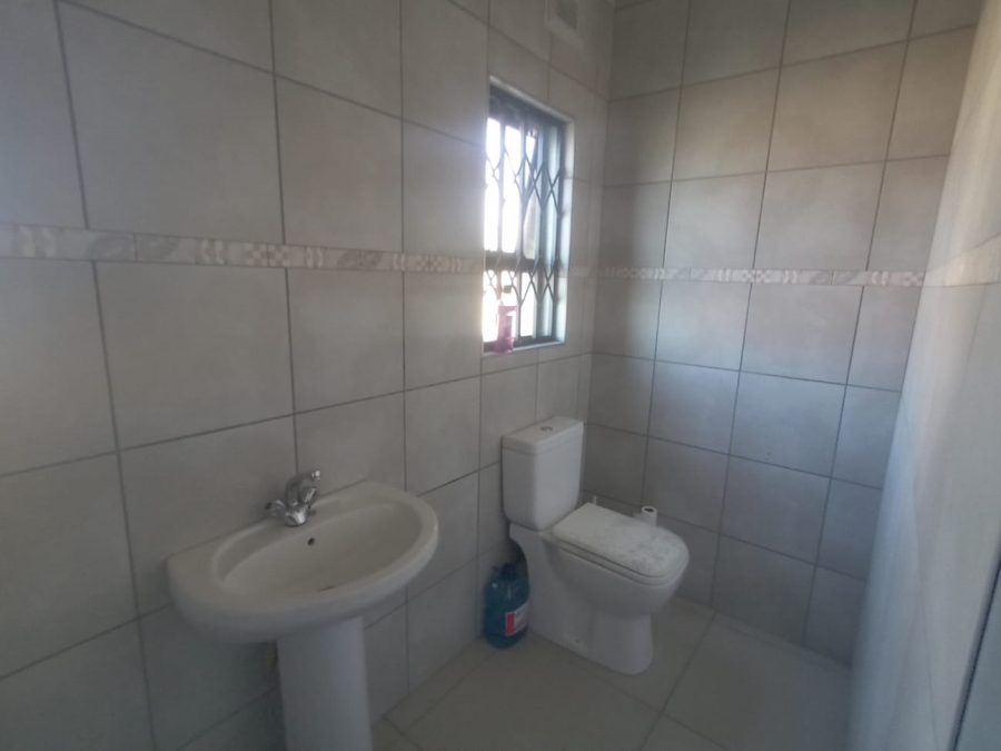 5 Bedroom Property for Sale in Escombe KwaZulu-Natal