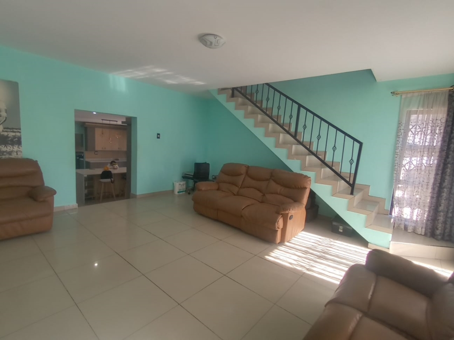 5 Bedroom Property for Sale in Escombe KwaZulu-Natal