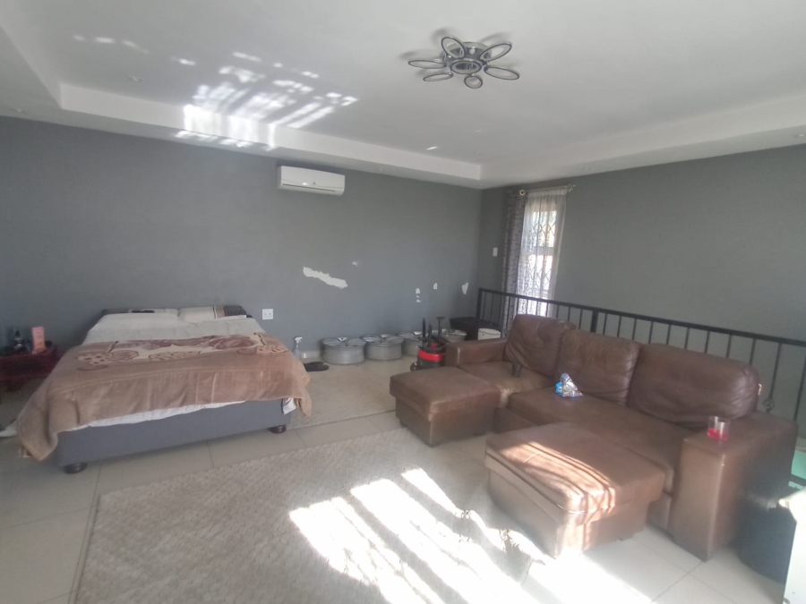 5 Bedroom Property for Sale in Escombe KwaZulu-Natal