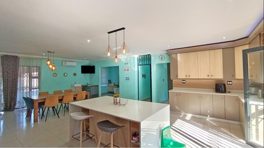 5 Bedroom Property for Sale in Escombe KwaZulu-Natal