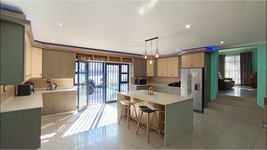 5 Bedroom Property for Sale in Escombe KwaZulu-Natal