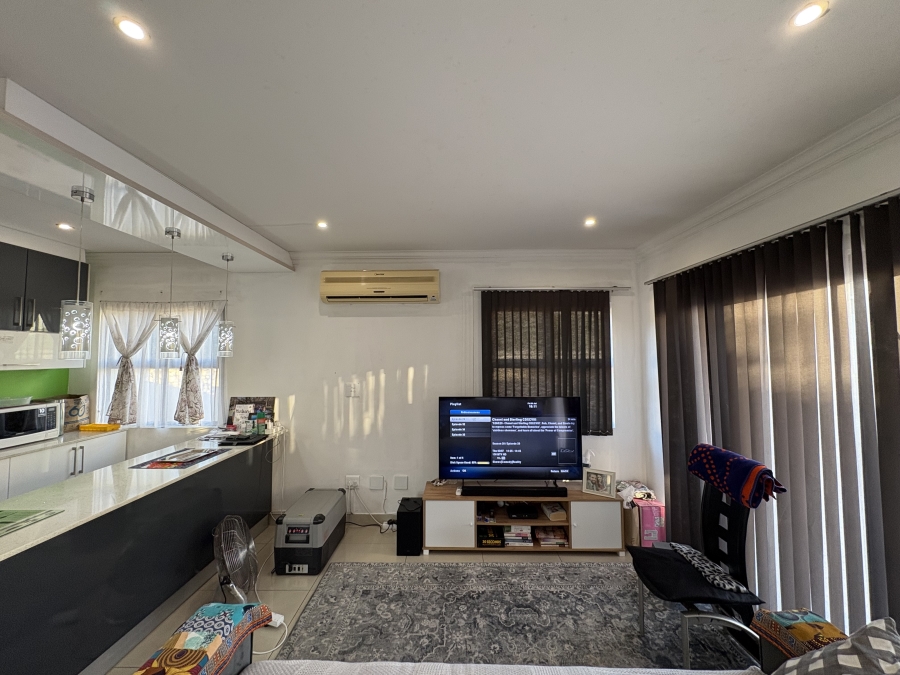 To Let 1 Bedroom Property for Rent in Somerset Park KwaZulu-Natal