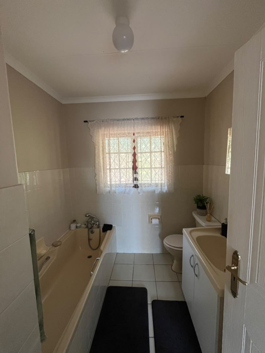 To Let 3 Bedroom Property for Rent in Waterfall KwaZulu-Natal