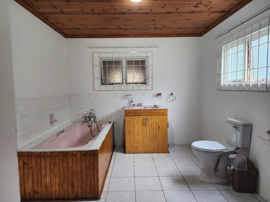 To Let 5 Bedroom Property for Rent in Assagay KwaZulu-Natal