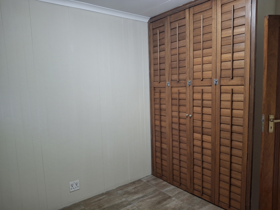 1 Bedroom Property for Sale in Greendale KwaZulu-Natal