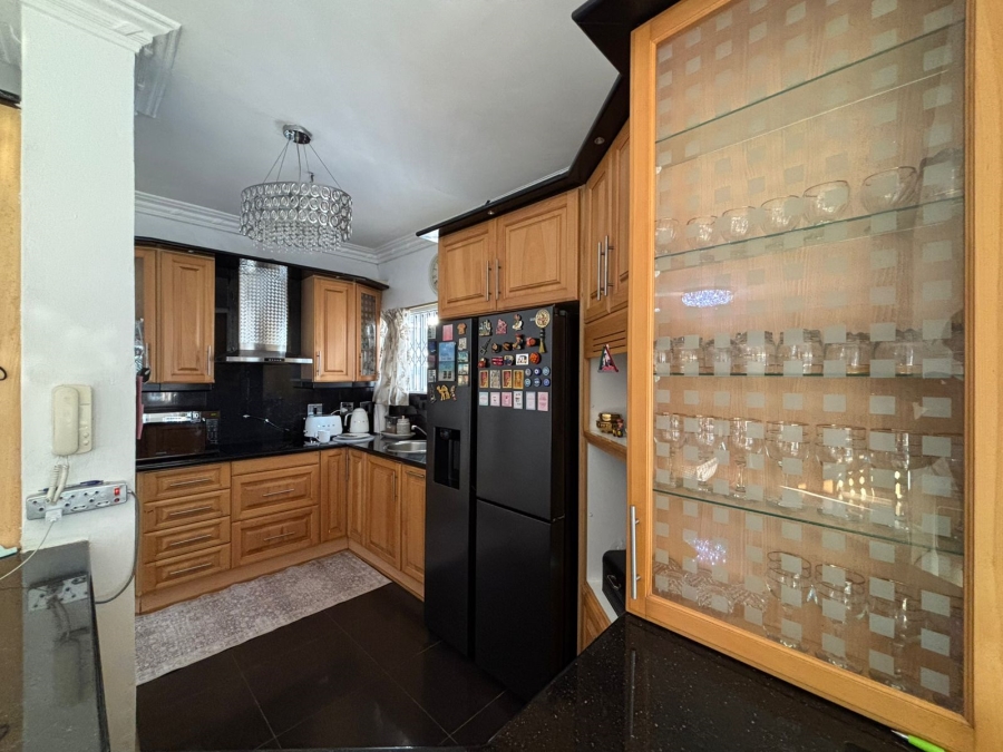 5 Bedroom Property for Sale in Somerset Park KwaZulu-Natal