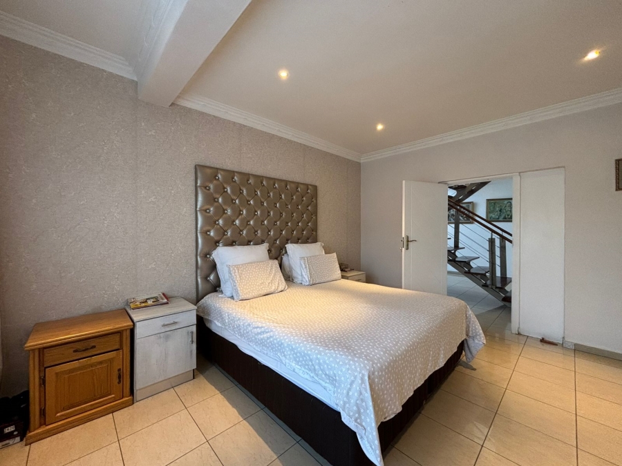 5 Bedroom Property for Sale in Somerset Park KwaZulu-Natal