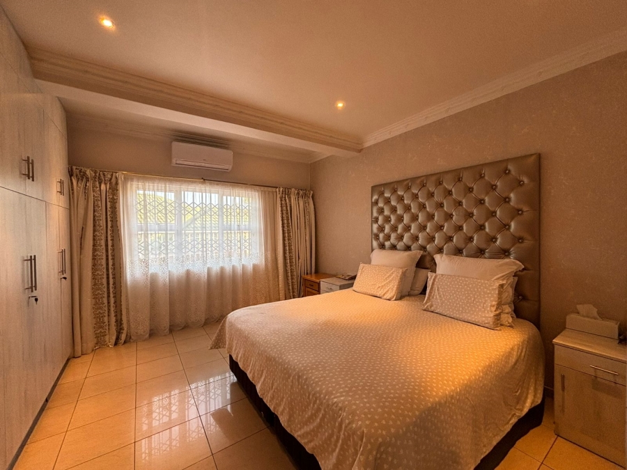 5 Bedroom Property for Sale in Somerset Park KwaZulu-Natal