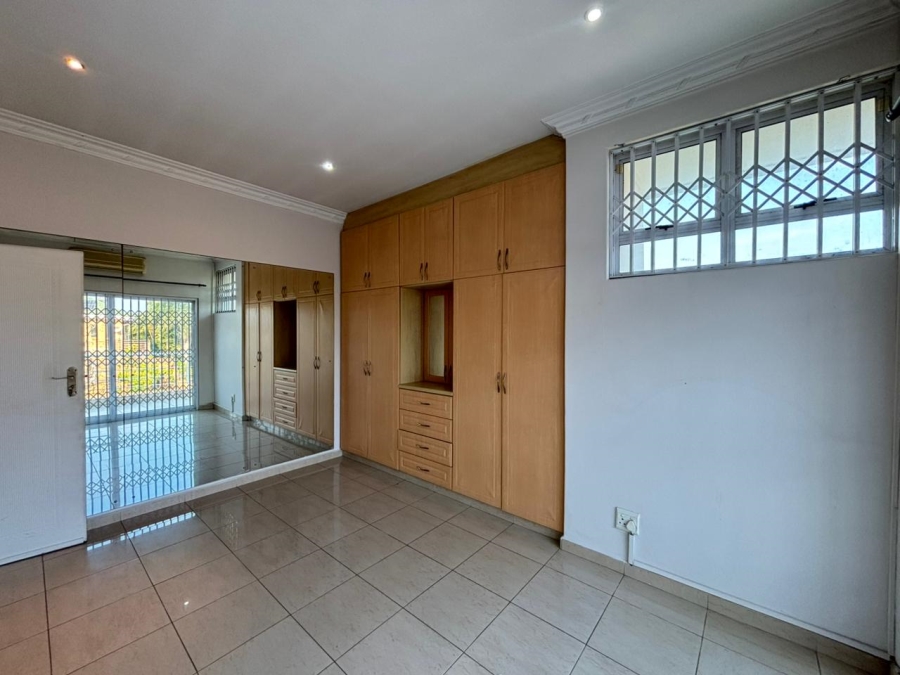 5 Bedroom Property for Sale in Somerset Park KwaZulu-Natal