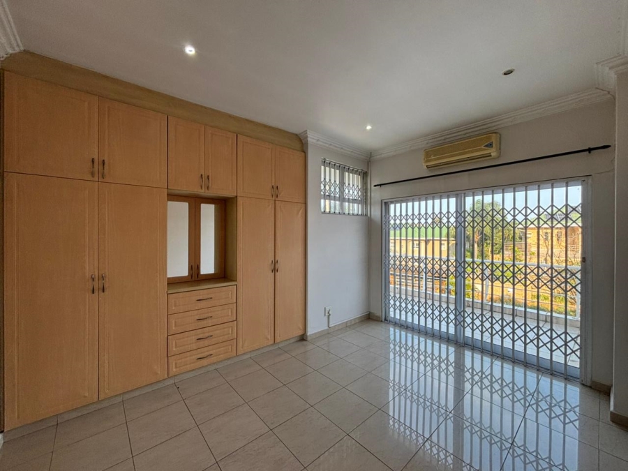 5 Bedroom Property for Sale in Somerset Park KwaZulu-Natal