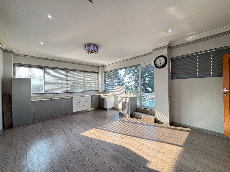 5 Bedroom Property for Sale in Somerset Park KwaZulu-Natal