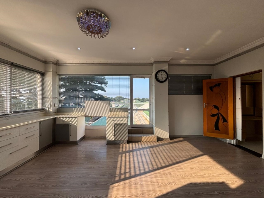 5 Bedroom Property for Sale in Somerset Park KwaZulu-Natal