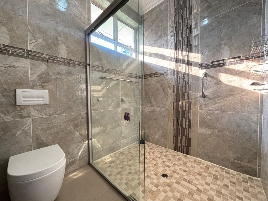 5 Bedroom Property for Sale in Somerset Park KwaZulu-Natal