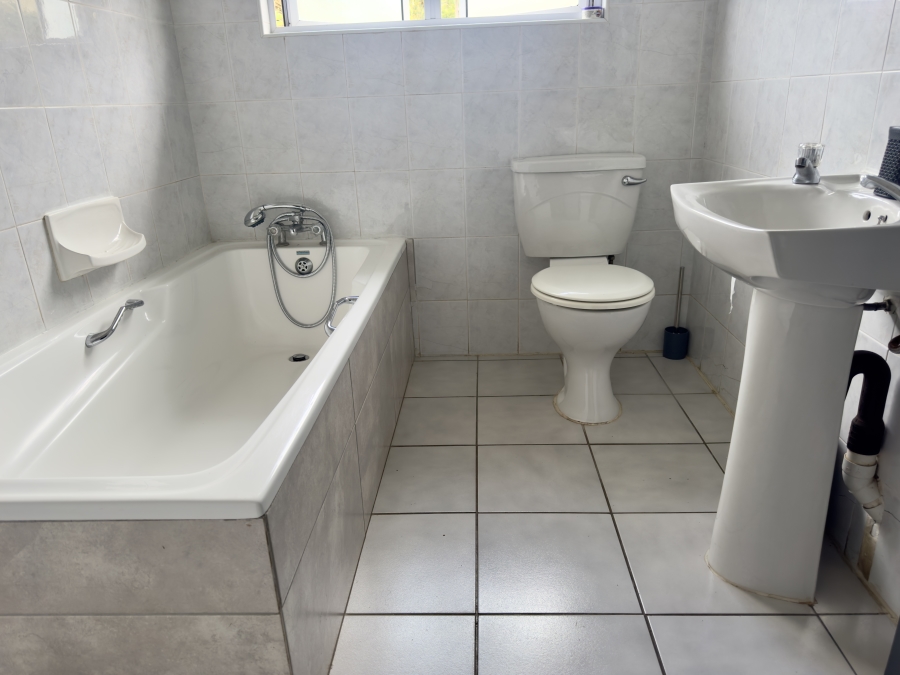 To Let 3 Bedroom Property for Rent in Deepdene KwaZulu-Natal