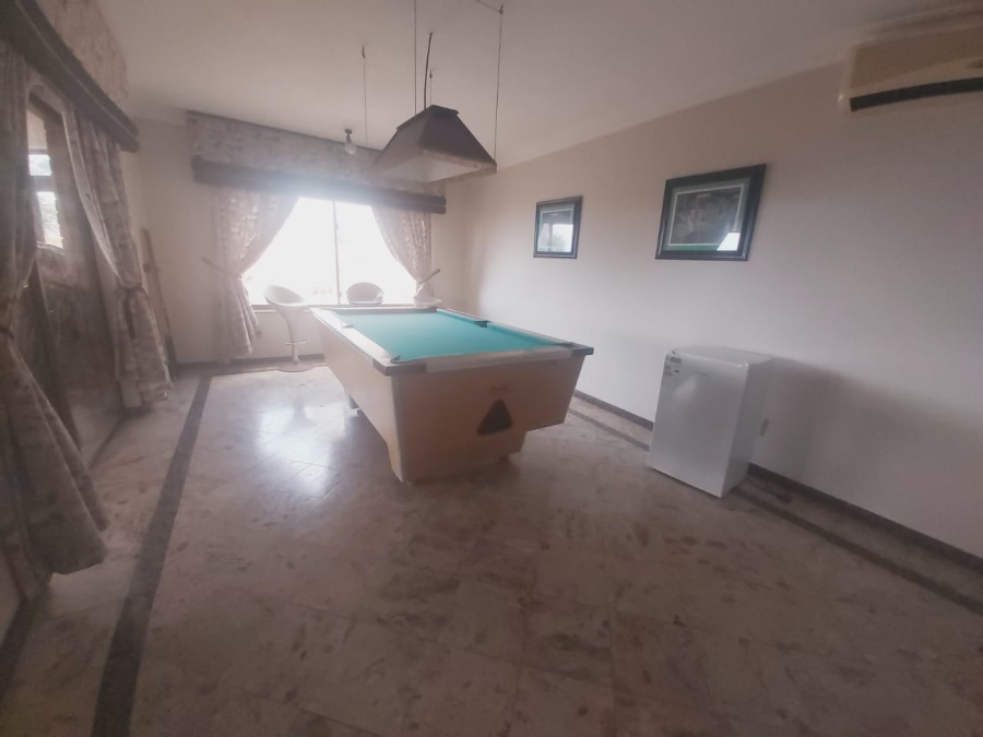 5 Bedroom Property for Sale in Treasure Beach KwaZulu-Natal