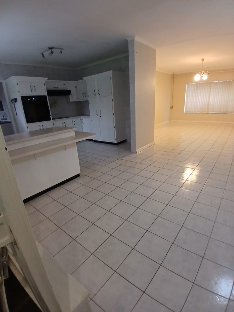 3 Bedroom Property for Sale in Aviary Hill KwaZulu-Natal