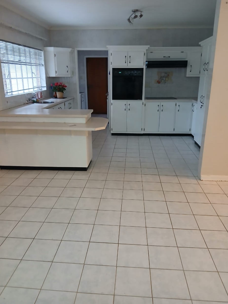 3 Bedroom Property for Sale in Aviary Hill KwaZulu-Natal