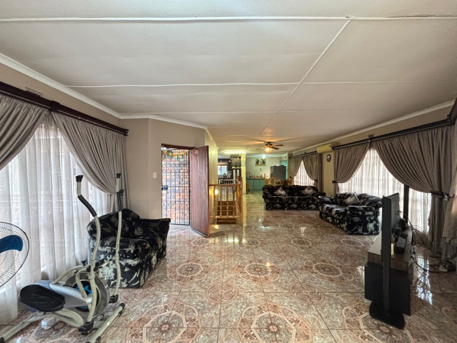 4 Bedroom Property for Sale in Sea Cow Lake KwaZulu-Natal