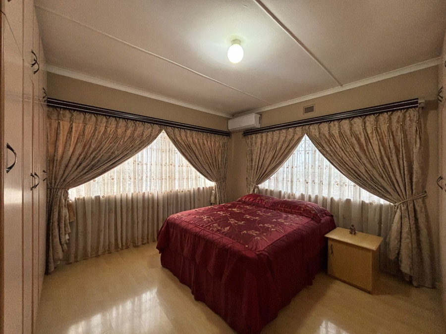 4 Bedroom Property for Sale in Sea Cow Lake KwaZulu-Natal