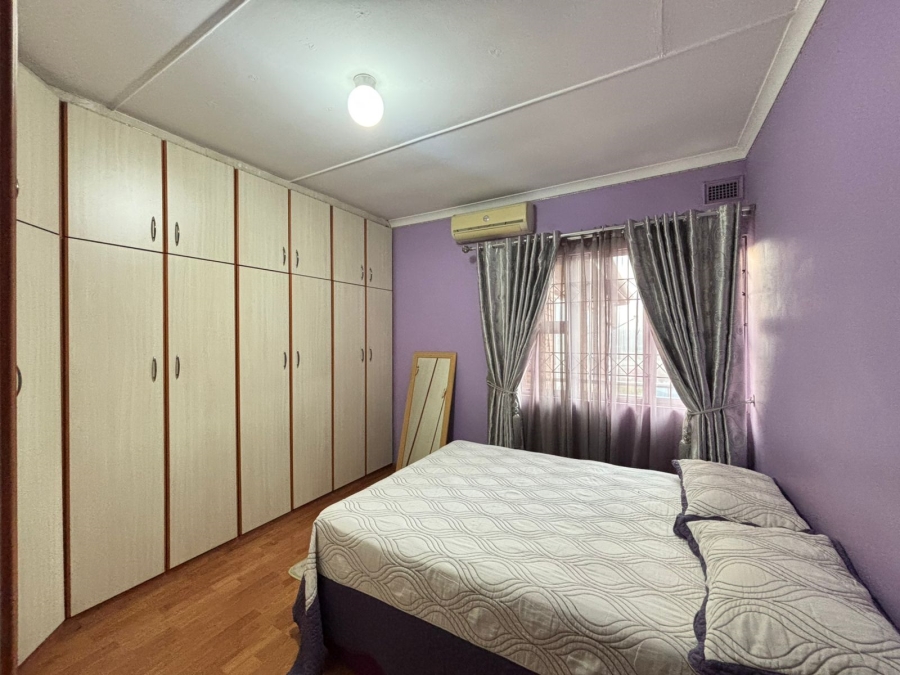 4 Bedroom Property for Sale in Sea Cow Lake KwaZulu-Natal