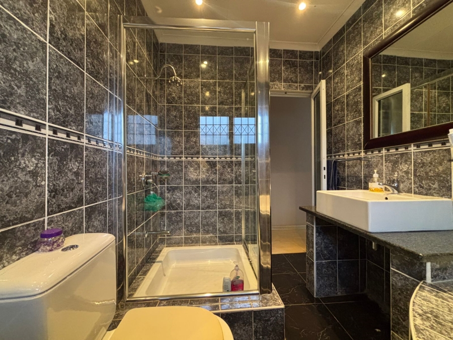 4 Bedroom Property for Sale in Sea Cow Lake KwaZulu-Natal