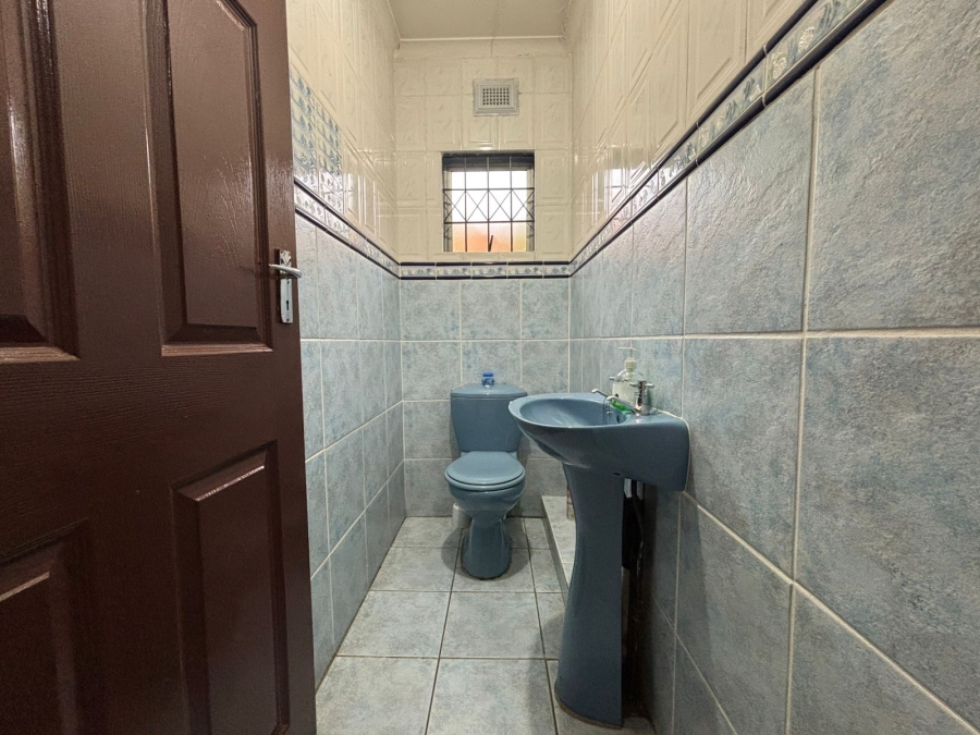 4 Bedroom Property for Sale in Sea Cow Lake KwaZulu-Natal