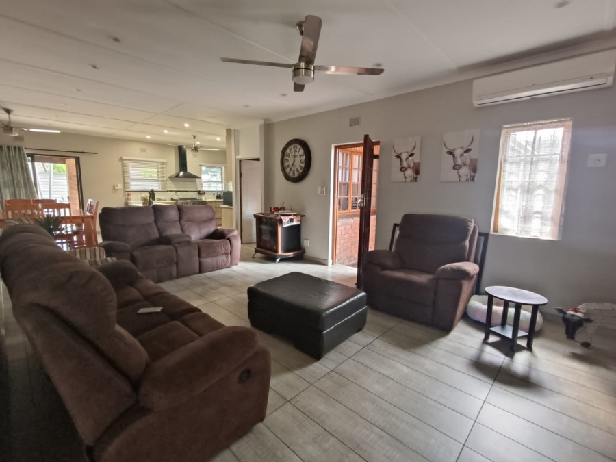 3 Bedroom Property for Sale in Meer En See KwaZulu-Natal